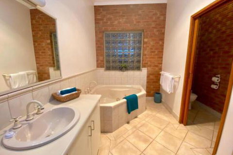 Best Western Coastal Waters Motor Inn - Accommodation Resorts 7