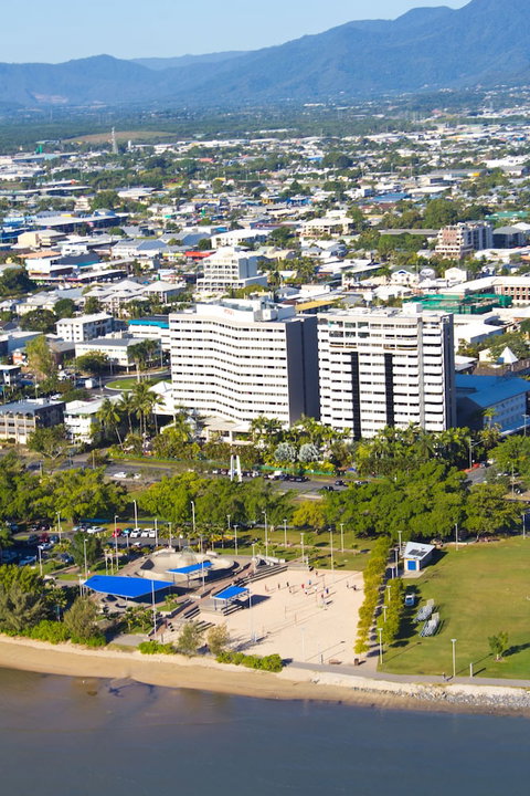 Rydges Esplanade Resort Cairns - Accommodation Resorts 3