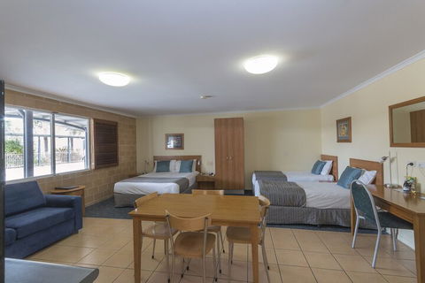 Windmill Motel And Events Centre - Accommodation Resorts 7