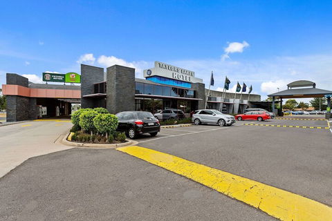 Quality Hotel Taylors Lakes - Accommodation Resorts 5