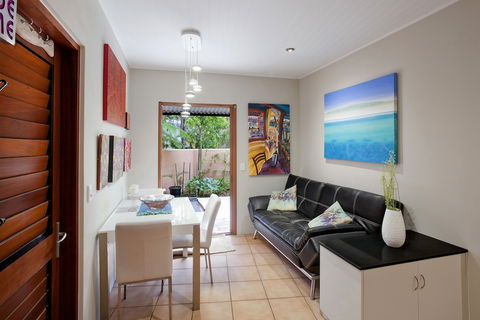 L'Auberge Noosa - Accommodation Resorts 4