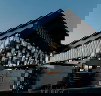 Highlander Hotel - Accommodation Resorts