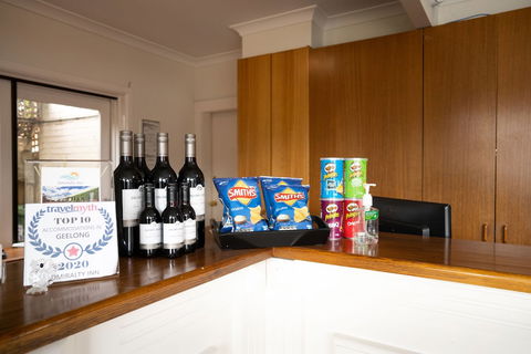 Admiralty Inn - Accommodation Resorts 3