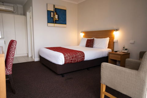 Admiralty Inn - Accommodation Resorts 4