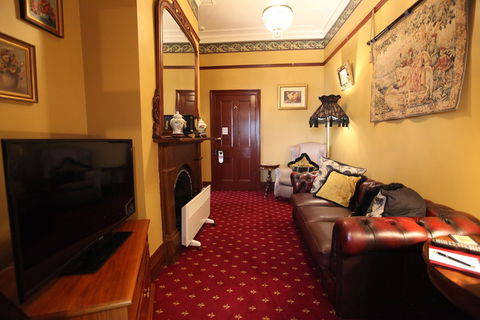 The Grand On Macfie - Accommodation Resorts 2