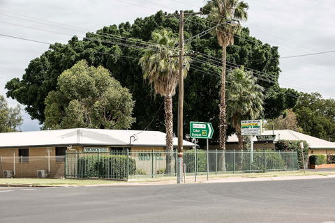 Darling River Motel - Accommodation Resorts 1