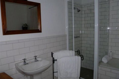 Ethel S Cottage - Accommodation Resorts 6