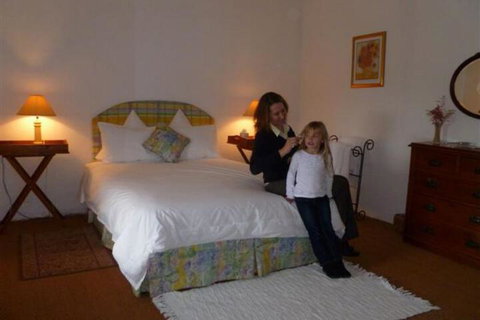 Ethel S Cottage - Accommodation Resorts 4