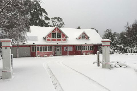 Cradle Chalet - Accommodation Resorts 6