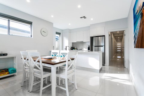 Ella House Adelaide - Accommodation Resorts 6