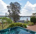 The House on the Lake at Fishing Point Lake Macquarie honestly put the line in  catch fish - Accommodation Resorts