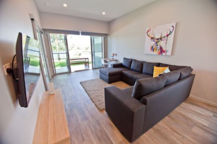 Miandetta TAS Accommodation Resorts