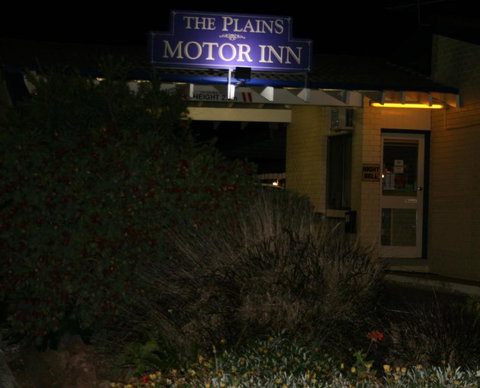 The Plains Motor Inn - Accommodation Resorts 1
