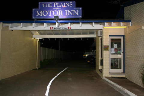 The Plains Motor Inn - Accommodation Resorts 3