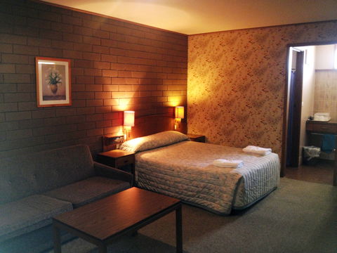 Century Motor Inn - Accommodation Resorts 2