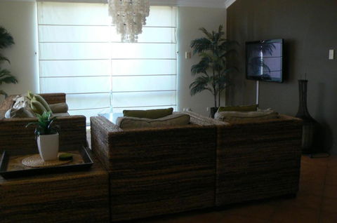 La Mer Home With A Pool - Accommodation Resorts 1