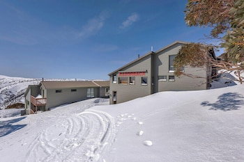 Razorback 3 - Accommodation Resorts 5