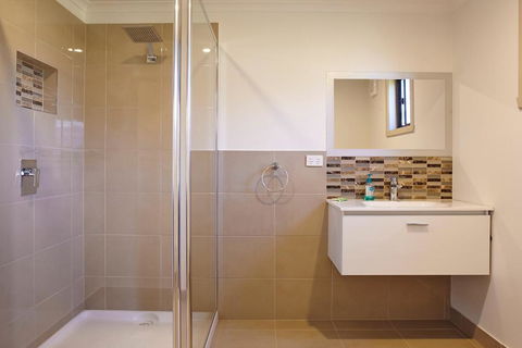 La Casa - Accommodation Resorts 1