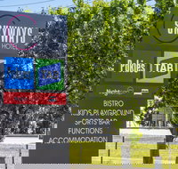 Nightcap at Skyways Hotel - Accommodation Resorts