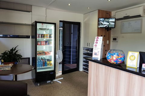 Moura Meridian Motel - Accommodation Resorts 2