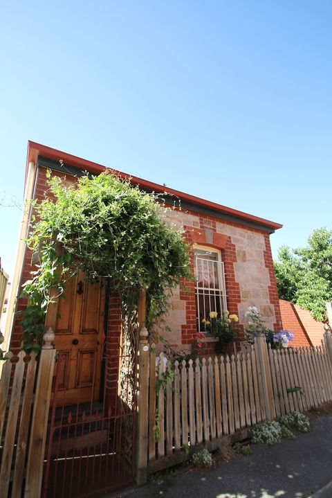 Adelaide Heritage Cottages & Apartments - Accommodation Resorts 1