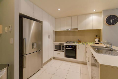 A Deluxe Swim Up Drift Apartments South - Accommodation Resorts 3