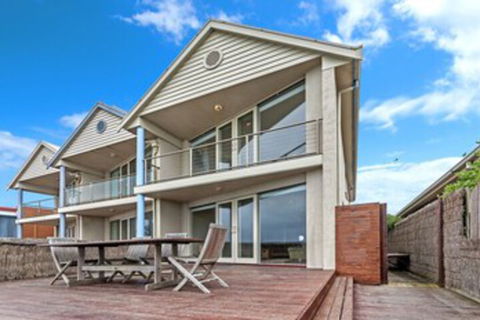 RUBYS BEACHFRONT - Accommodation Resorts 0