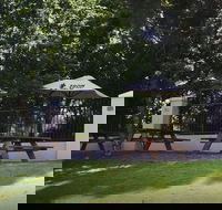 Bateau Bay Hotel - Accommodation Resorts