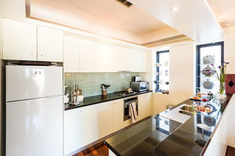 BELLE, 2BDR Melbourne Apartment - Accommodation Resorts 6