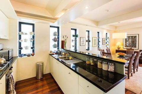 BELLE, 2BDR Melbourne Apartment - Accommodation Resorts 5