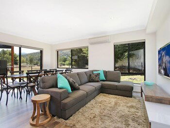 Alpine Knights Stylish Luxury - Accommodation Resorts 1