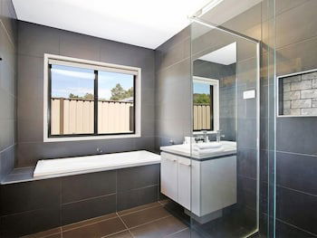 Alpine Knights Stylish Luxury - Accommodation Resorts 6