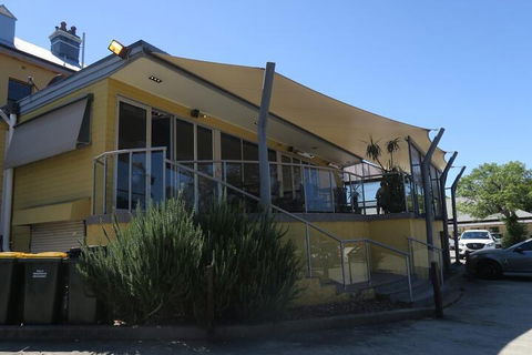 Family Hotel Maitland - Accommodation Resorts 4