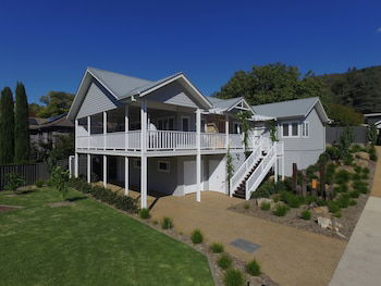 Autumn Home - Our Place At Bright - Accommodation Resorts 4