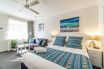 Aqua Waves Glenelg Central Studio Apt - Accommodation Resorts 0