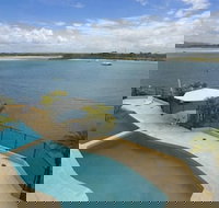 Commodore - Accommodation Resorts