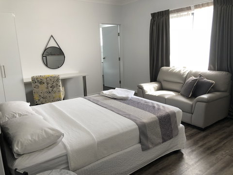 Escape On Lake - Accommodation Resorts 1