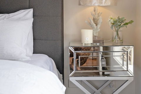 AUJOY 4 Bed Townhouse Glen Waverley - Accommodation Resorts 3