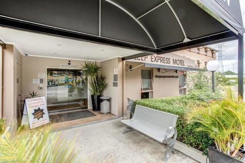 Arena Hotel - Accommodation Resorts 1