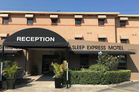 Arena Hotel - Accommodation Resorts 3