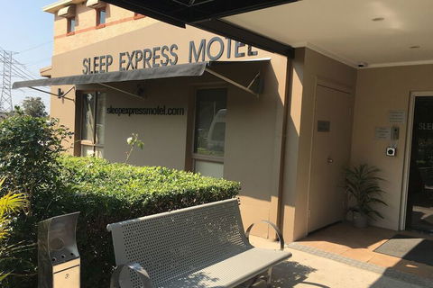 Arena Hotel - Accommodation Resorts 2