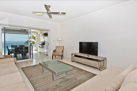 Deep Blue 20 - Accommodation Resorts 3