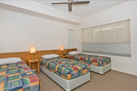 Deep Blue 20 - Accommodation Resorts 0