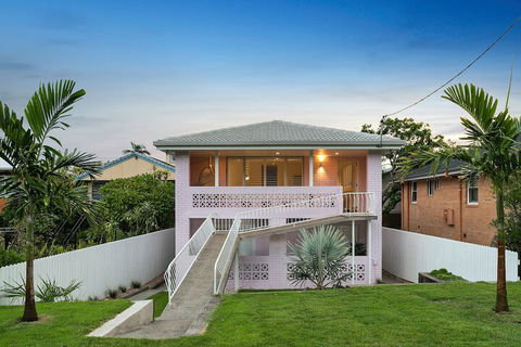 A PERFECT STAY Sunset Beach Summer Breeze - Accommodation Resorts 1