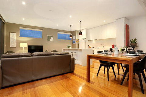 Essendon Sub Penthouse On Napier - Accommodation Resorts 3