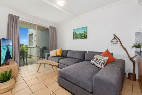 BEACH BLISS LUXURIOUS APARTMENT With POOL - Accommodation Resorts 3