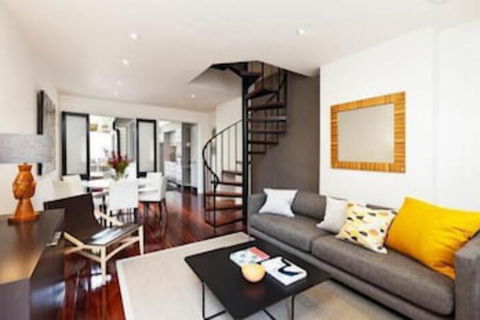 Spacious City 2 BR House Fit 6 PP - Accommodation Resorts 0