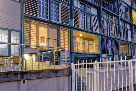 Absolute Sydney Harbour Front Luxury With Parking - Accommodation Resorts 2