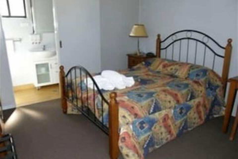 Coal 'n' Cattle Hotel Motel - Moura - Accommodation Resorts 7