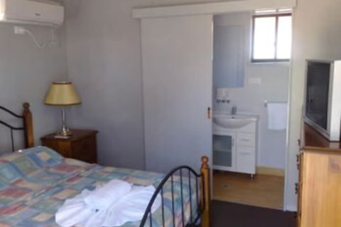 Coal 'n' Cattle Hotel Motel - Moura - Accommodation Resorts 4